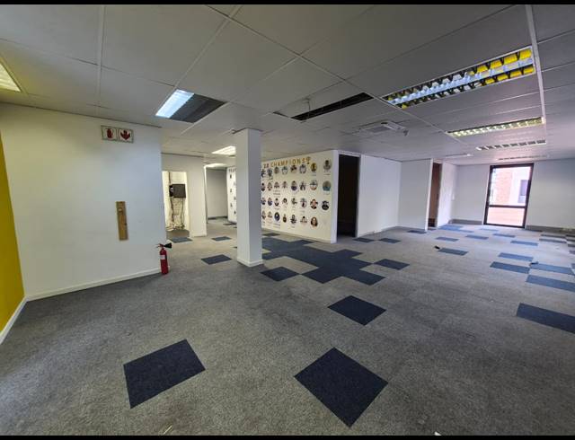 304M² OFFICE TO LET IN SANDTON CENTRAL